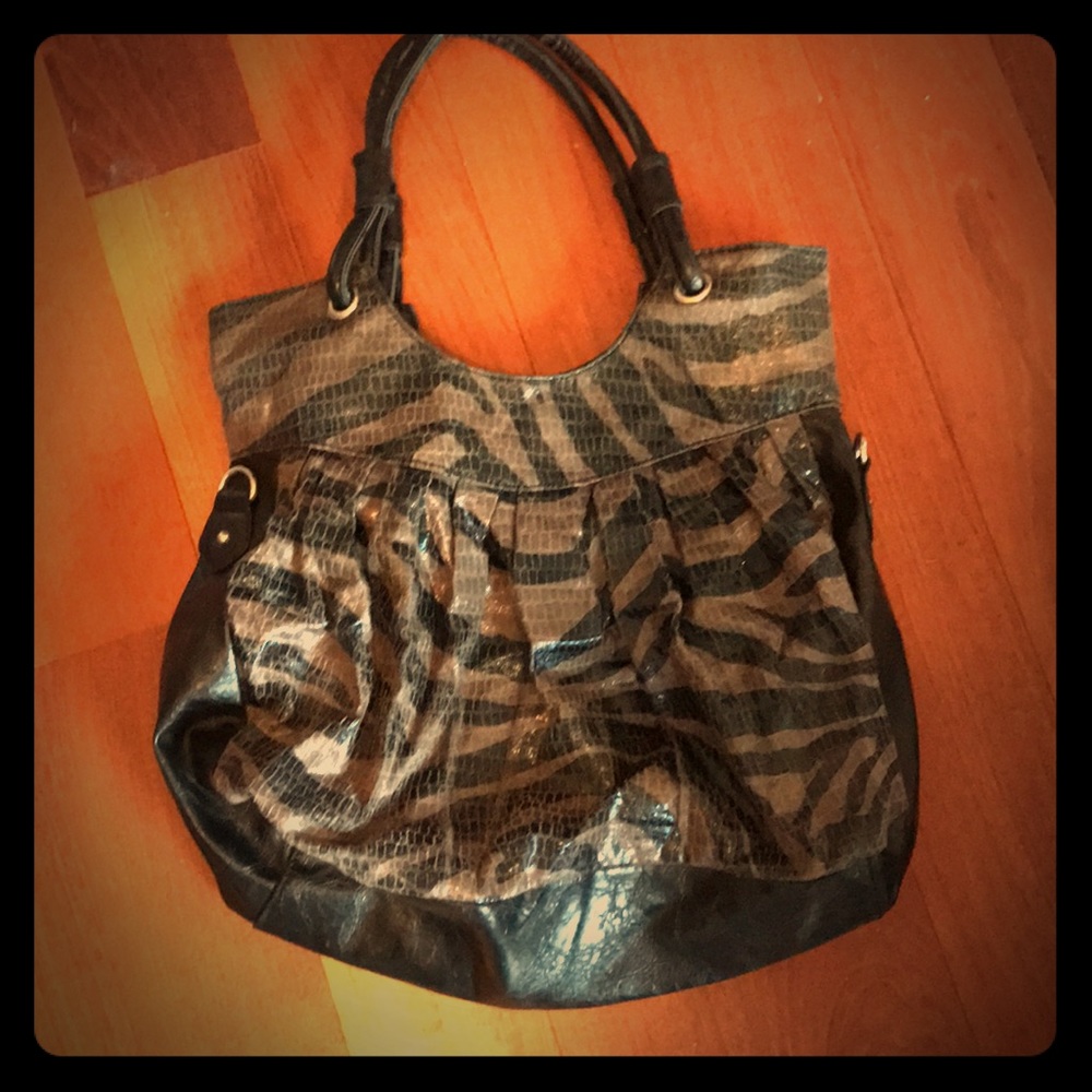 Forever 21 black and gray zebra print purse
